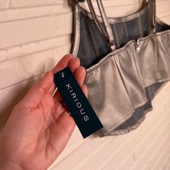 Kirious Silver Pewter Metallic Cropped Space Age Top, Women’s Size Large - Picture 4 of 6